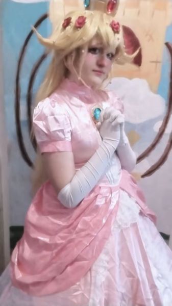 Une_fan_de_fnaf02 - Princesse Peach