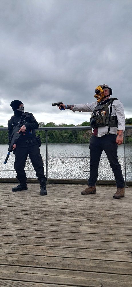 Wolf (golden mask) - Photo 18