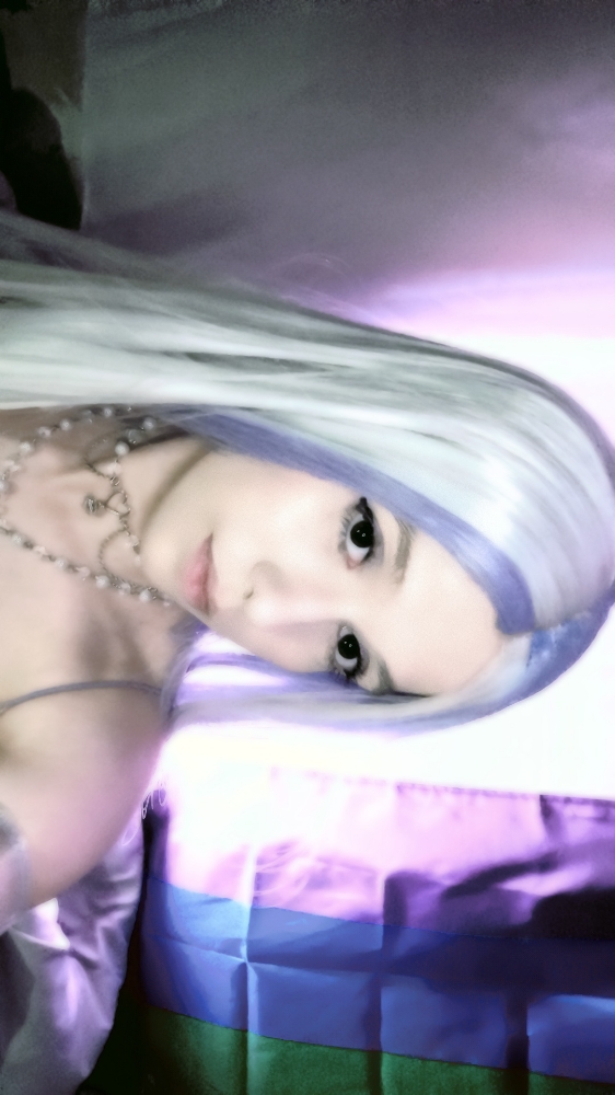 Oli Paris  - Photo 2