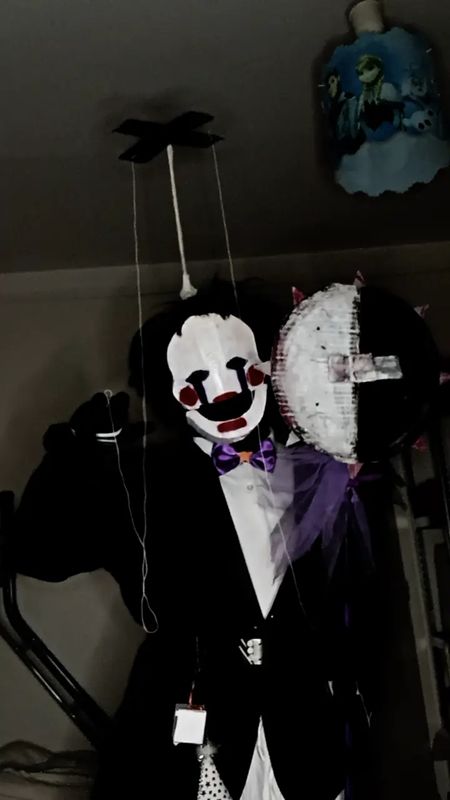 Cosmos_galaxie, Puppet de fnaf 