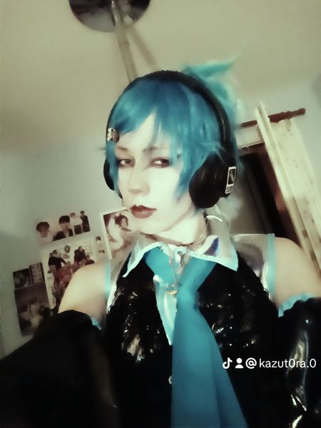 Jouya. - Miku goth
