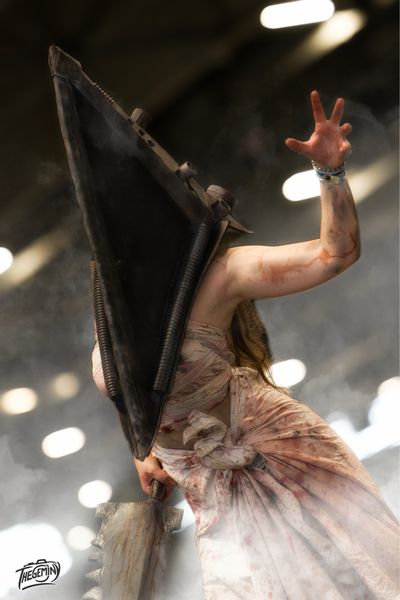 Redheart - Pyramid head 