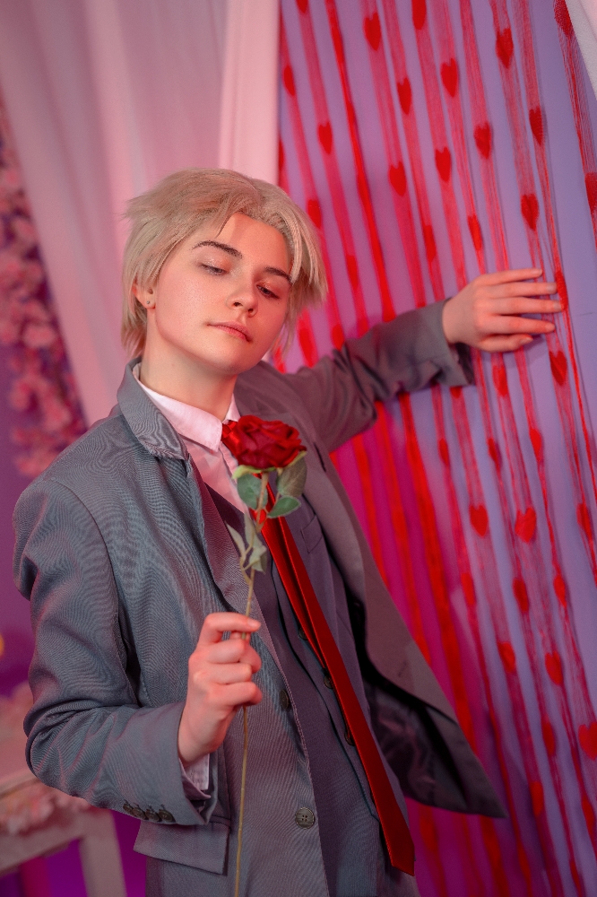 Loid Forger - Photo 1