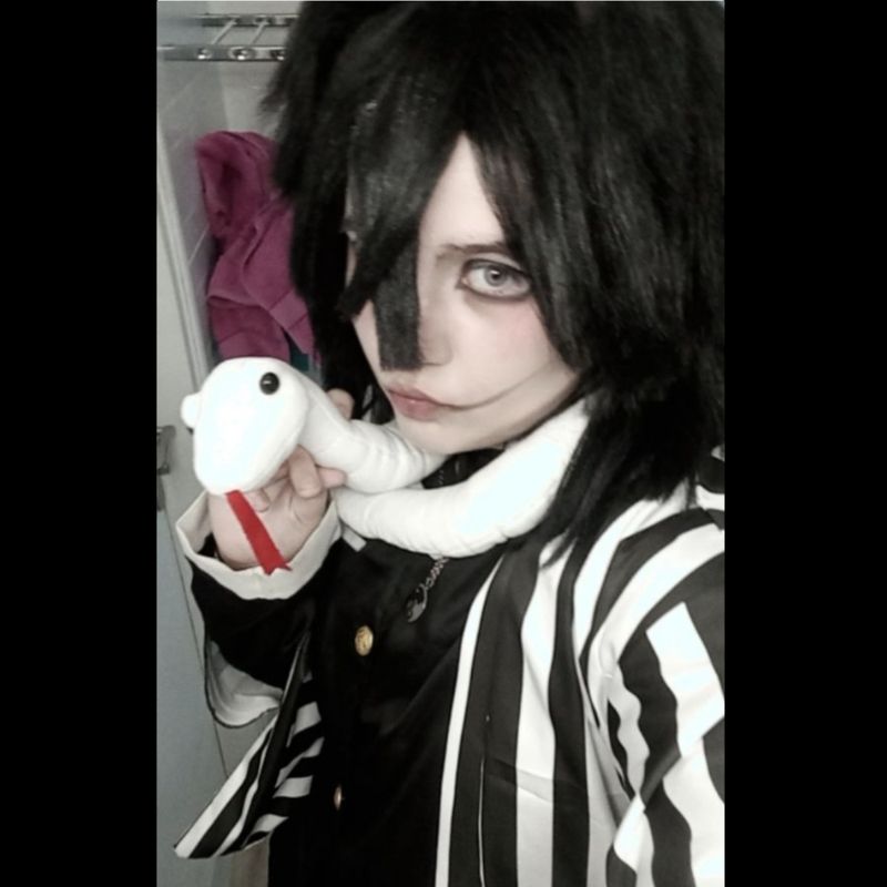 Adamthecosplayer – Obanai iguro 🐍