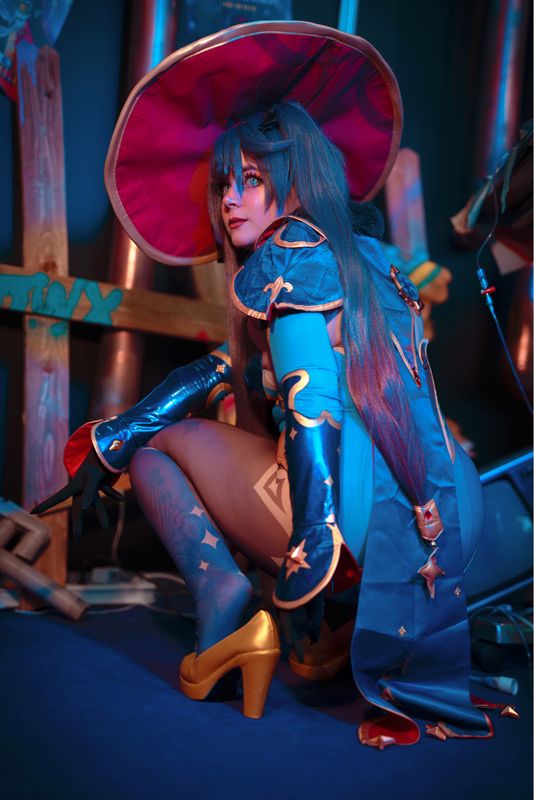 Birdy_cosplay – Mona
